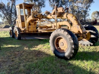Allis Chalmers grader 12ft blade 