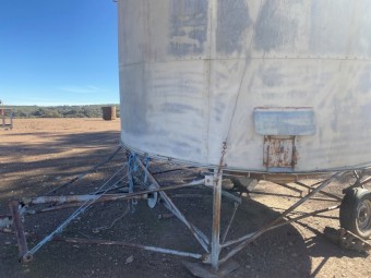 Feild Bin With Auger