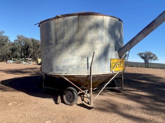 Feild Bin With Auger