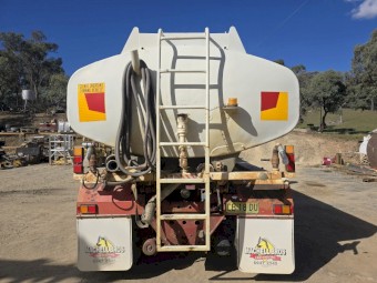 International T-line T2670 Watercart