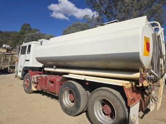 International T-line T2670 Watercart