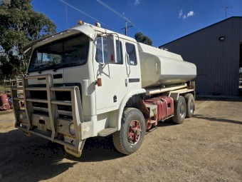 International T-line T2670 Watercart