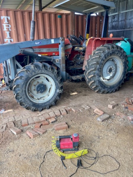 Massey Ferguson 275 Tractor