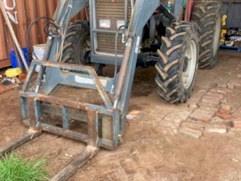 Massey Ferguson 275 Tractor