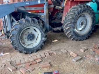 Massey Ferguson 275 Tractor