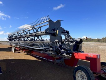 2013 Massey Ferguson 9560 Header and 40 foot 9255 Dynaflex AGCO Front (2015)