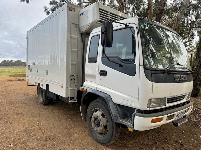 FSR 700 Refrigerated truck