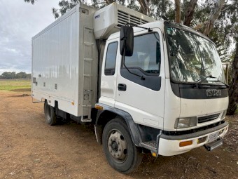 FSR 700 Refrigerated truck