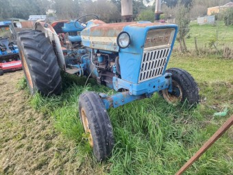 Ford 4000 + 3pl backhoe