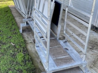 Hecton Stock Worker and Dagging Race