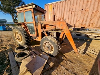Zetor 8045 Tractor with Front End Loader
