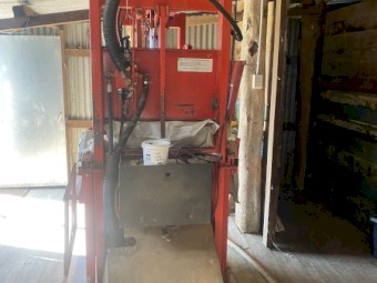 Sunbeam Hydraulic Woolpress