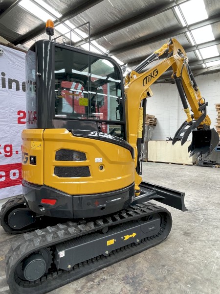 2024MXG Excavator SE28U（2800KG）Yanmar 3TNV80F Diesel Engine, zero-tail swing and boom swing functions mini excavator