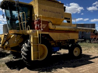 1995 New Holland TR 86 Header