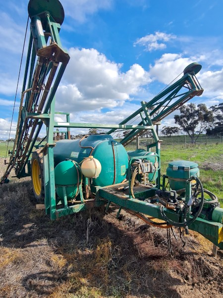 80 ft Gold Acres Sprayer 3000 litres