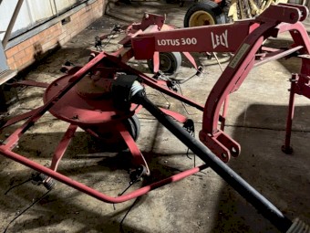 Hay Rake - LELY LOTUS 300 COMBI