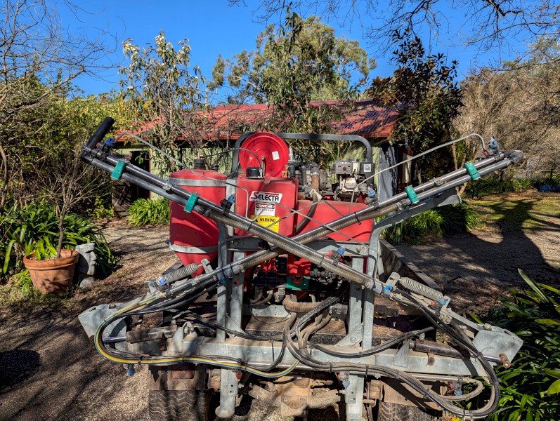 Silvan 400L TRAY DE-MOUNTABLE SLED SPRAYER