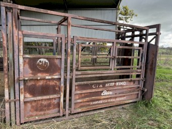 TruTest Cattle weighscales & CIA Cattle Crush 