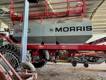 2019 Morris Quad Trailing 9450 Air Cart