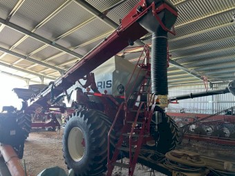 2019 Morris Quad Trailing 9450 Air Cart