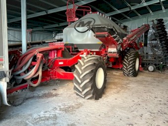 2019 Morris Quad Trailing 9450 Air Cart