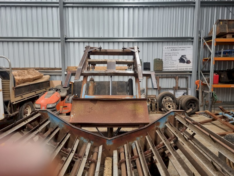 Pearces Offsider hay cart