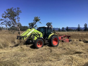 Claas Arion 430 fwa with loader