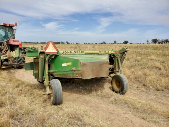 John Deere 920 Mower Conditioner