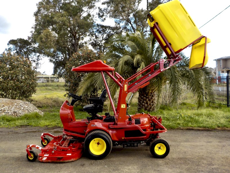 GIANNI FERRARI PG300W DIESEL 4WD/4x4 Full COMMERCIAL COLLECTION GRASS CATCHER RIDE ON MOWER/LAWN MOWER