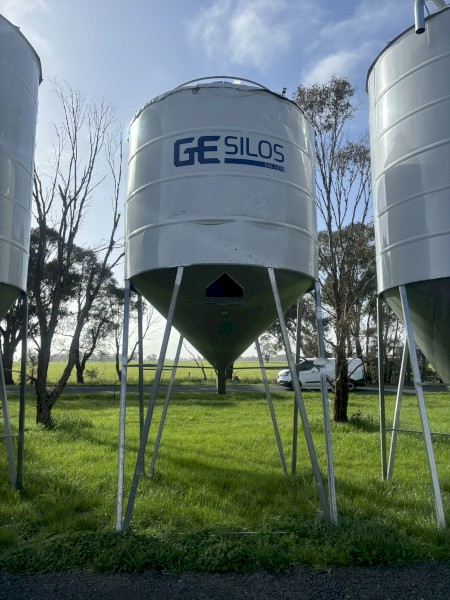 Repaired 15T Feed & Seed Silo