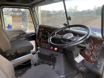 2012 Mack Trident prime mover