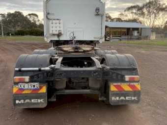 2012 Mack Trident prime mover