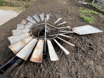 Windmill frame, gearbox and fan