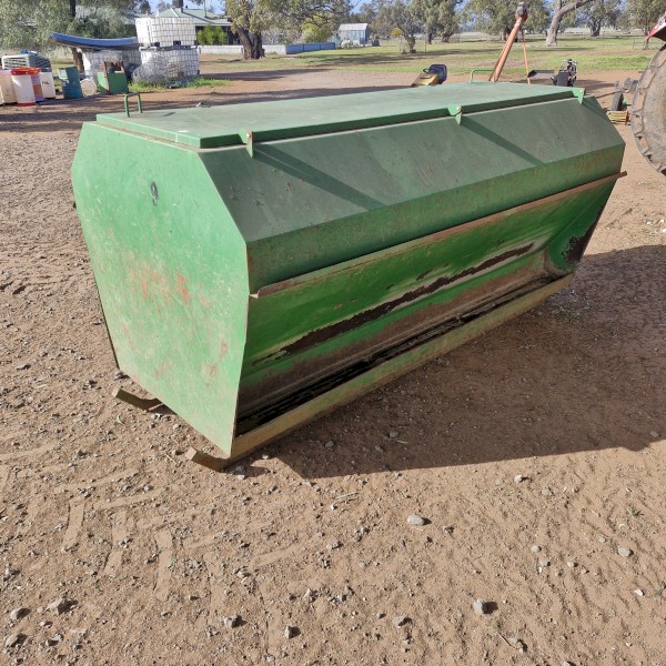 Dunstan Sheep Feeder