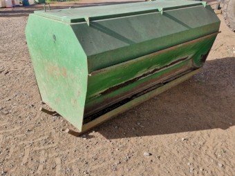 Dunstan Sheep Feeder