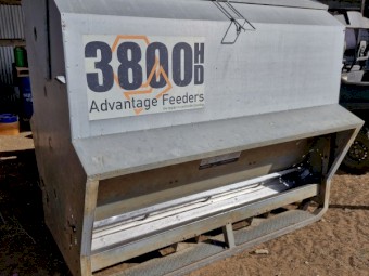 Advantage Sheep Feeder