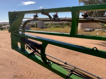 Fast boom spray 5000 lt with 30 mt boom.