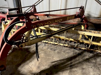 New Holland Rolabar 258 Hay Rake
