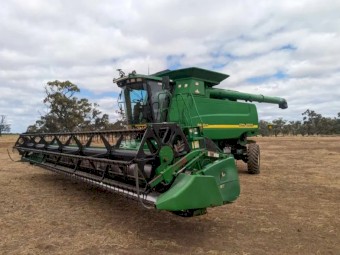 2002 John Deere 650 CTS & 930F Flex Front