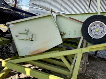 Claas Dominator 98SL Header with Pickup Front