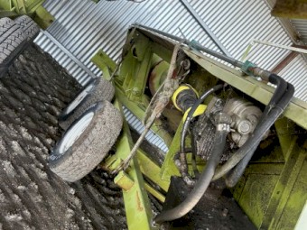 Claas Dominator 98SL Header with Pickup Front