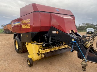 New Holland BB960R Square Baler