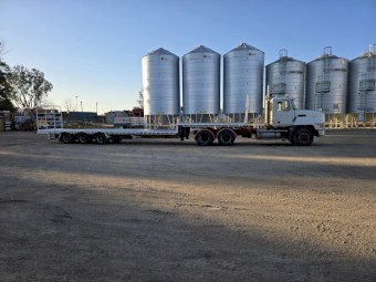 2004 Vawdrey Dropdeck trailer