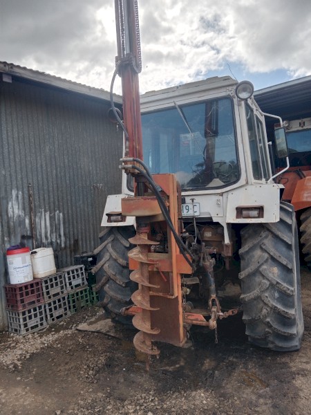 Hydraulic post  hole digger