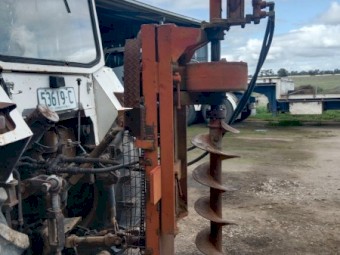 Hydraulic post  hole digger