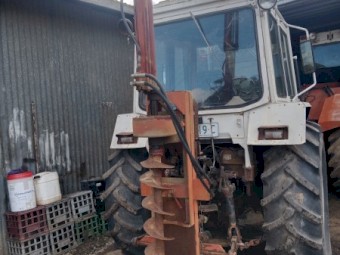 Hydraulic post  hole digger