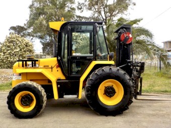 10/2019 JCB 930-4 4WD/4X4 DIESEL FORKLIFT ROUGH TERRAIN FORKLIFT