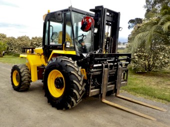 10/2019 JCB 930-4 4WD/4X4 DIESEL FORKLIFT ROUGH TERRAIN FORKLIFT