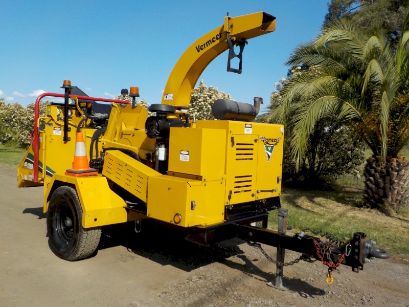 Late Model VERMEER BC1200XL SMART FEED COMMERCIAL DIESEL WOOD CHIPPER