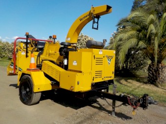 Late Model VERMEER BC1200XL SMART FEED COMMERCIAL DIESEL WOOD CHIPPER